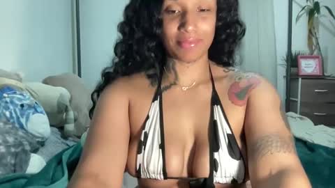 Snapshot of jenni_cash chatting on February 6, 2025, 7:45 am Mistress Jenni online show from February 6, 2025, 7:45 am
