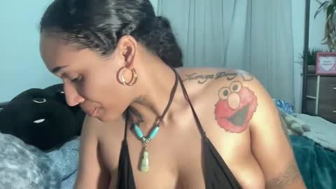 Snapshot of jenni_cash chatting on February 19, 2025, 6:55 am Mistress Jenni online show from February 19, 2025, 6:55 am