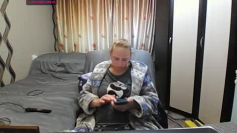 JenniDeep online show from June 8, 2026, 2:17 pm