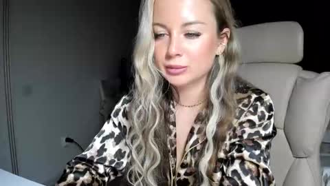 Jennifer online show from April 29, 2026, 6:47 pm