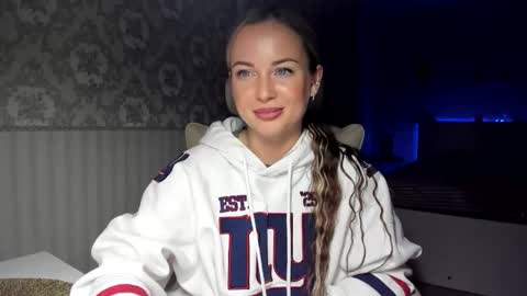 Jennifer online show from May 7, 2026, 8:14 pm