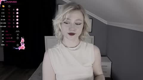 jennifer_mathis online show from October 17, 2025, 3:36 pm