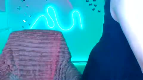 Jennifer online show from March 22, 2026, 6:39 am