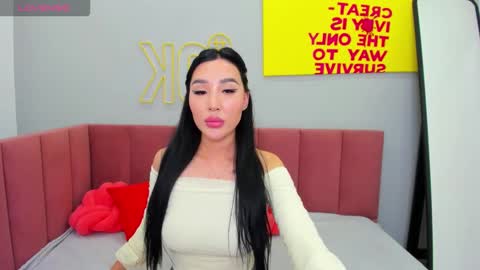 Jennifer online show from October 8, 2025, 7:39 am