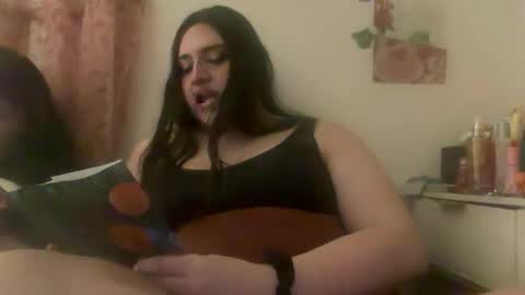 jennifer_robbie online show from June 7, 2026, 11:25 am