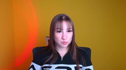 Jennifer online show from December 3, 2024, 9:44 am