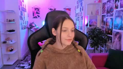 jenniferkiim online show from March 10, 2026, 7:13 am