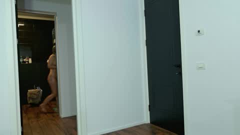 Jenny online show from November 17, 2025, 8:25 pm