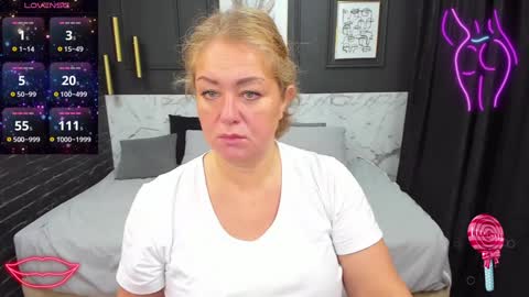 Jennifer online show from December 1, 2024, 8:09 pm