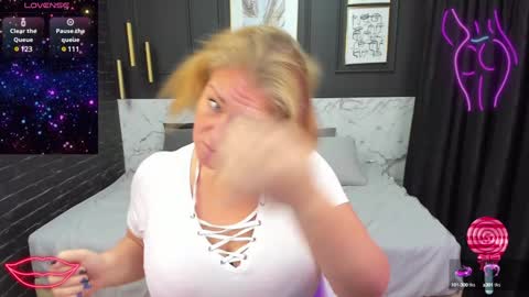 Jennifer online show from December 4, 2024, 12:41 am