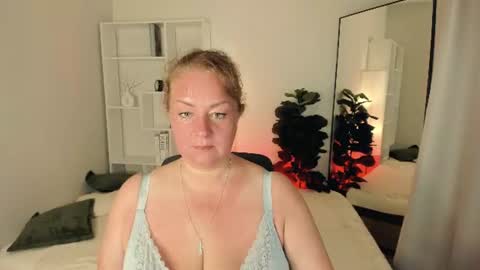 Snapshot of jenniferlight chatting on June 30, 2026, 9:05 pm Jennifer online show from June 30, 2026, 9:05 pm