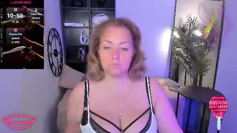 Snapshot of jenniferlight chatting on July 2, 2026, 8:37 pm Jennifer online show from July 2, 2026, 8:37 pm