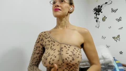 jenniferloveyou online show from June 5, 2026, 5:18 pm