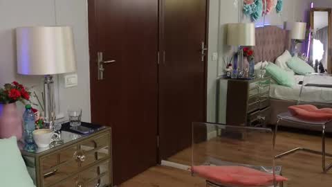 JenniferLovve online show from February 3, 2026, 6:40 am