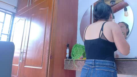 Jennifer vega  online show from April 8, 2026, 8:42 pm