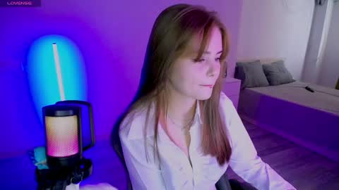Jenni online show from May 15, 2026, 12:01 pm
