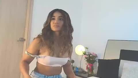 Snapshot of jennmullatta_ chatting on February 17, 2026, 4:24 pm Jenn online show from February 17, 2026, 4:24 pm