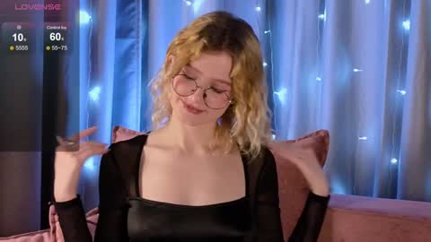 jenny_bunny_ online show from December 8, 2024, 7:26 am