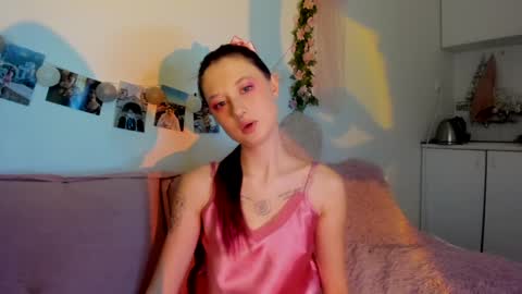 Jennifer Jenny Darling   online show from December 22, 2024, 6:59 pm