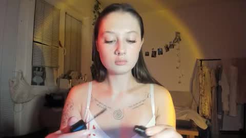 Jennifer Jenny Darling   online show from September 28, 2025, 6:02 pm