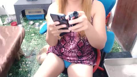 Snapshot of jenny_fromphil chatting on February 25, 2025, 5:25 pm Jenny online show from February 25, 2025, 5:25 pm