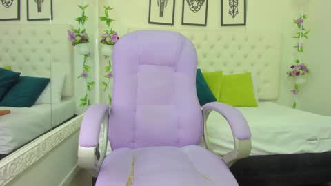 Snapshot of jenny_stark chatting on March 7, 2025, 7:27 pm jenny_stark online show from March 7, 2025, 7:27 pm