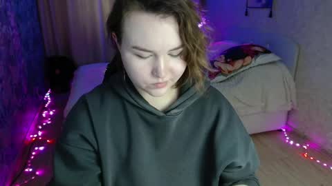 Jenny online show from May 6, 2026, 4:19 am