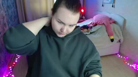 Jenny online show from May 9, 2026, 4:28 am
