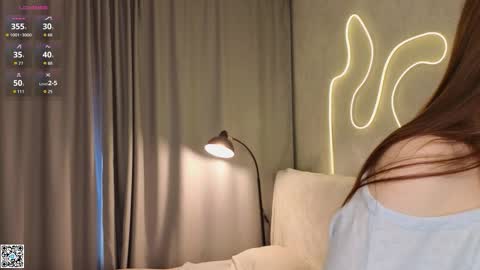 Lora online show from February 5, 2026, 5:12 am