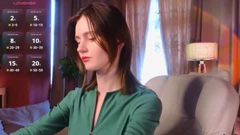 Snapshot of jennyfer_me chatting on October 12, 2025, 11:31 am jennyfer_me online show from October 12, 2025, 11:31 am