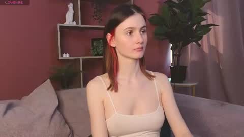 jennyfer_me online show from June 25, 2026, 12:31 pm