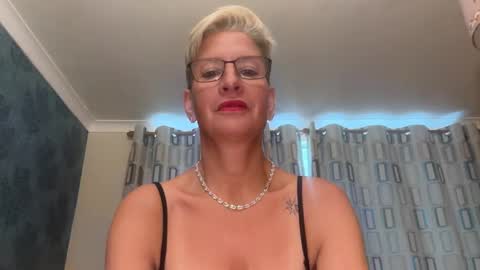 Snapshot of jennyhazel69 chatting on September 24, 2025, 1:14 pm JennyHazel online show from September 24, 2025, 1:14 pm