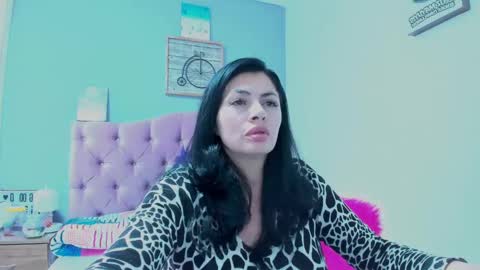Snapshot of jennywatts_ chatting on February 25, 2025, 10:07 pm Jenny online show from February 25, 2025, 10:07 pm