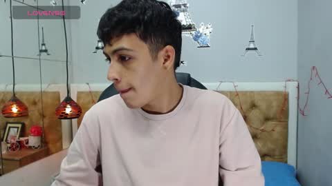 Snapshot of jeremias_1 chatting on January 12, 2025, 12:33 pm  JEREMIAS  online show from January 12, 2025, 12:33 pm