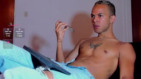 Snapshot of jeremmy_5_ chatting on January 21, 2025, 12:07 pm Jeremmy online show from January 21, 2025, 12:07 pm