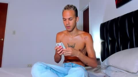 Snapshot of jeremmy_5_ chatting on February 7, 2025, 12:06 pm Jeremmy online show from February 7, 2025, 12:06 pm