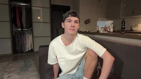 jeremy1scott online show from November 12, 2025, 3:18 am