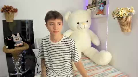 Snapshot of jeremy_salvatore_ chatting on March 3, 2026, 9:31 pm jero independent model online show from March 3, 2026, 9:31 pm