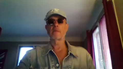 Snapshot of jerflor chatting on November 24, 2025, 3:23 pm jerflor online show from November 24, 2025, 3:23 pm