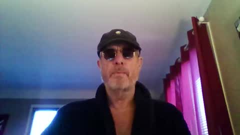Snapshot of jerflor chatting on January 6, 2026, 4:00 pm jerflor online show from January 6, 2026, 4:00 pm