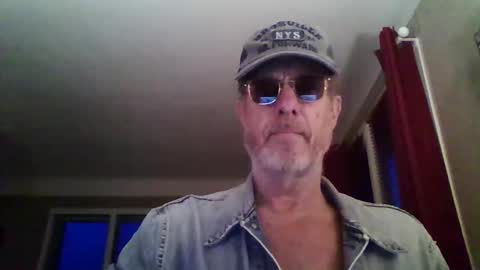 Snapshot of jerflor chatting on February 8, 2026, 5:27 pm jerflor online show from February 8, 2026, 5:27 pm