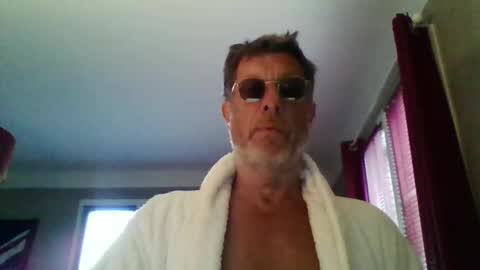jerflor online show from May 4, 2026, 3:52 pm