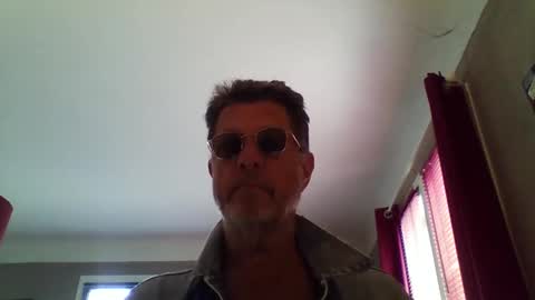 jerflor online show from May 6, 2026, 1:05 pm