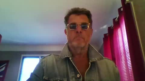 jerflor online show from May 24, 2026, 2:22 pm