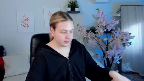 Snapshot of jes_solar chatting on September 27, 2025, 11:37 am jes_solar online show from September 27, 2025, 11:37 am