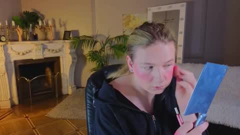 Snapshot of jes_solar chatting on October 6, 2025, 12:02 pm jes_solar online show from October 6, 2025, 12:02 pm