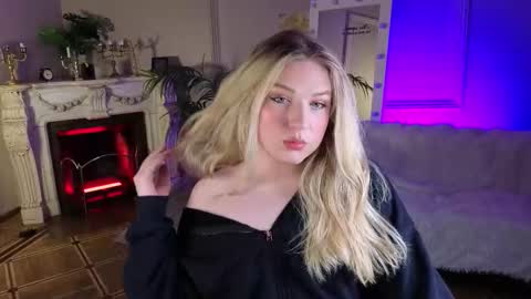 Snapshot of jes_solar chatting on October 24, 2025, 9:44 pm jes_solar online show from October 24, 2025, 9:44 pm