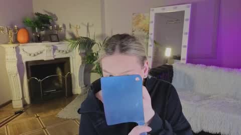 jes_solar online show from November 5, 2025, 9:59 pm