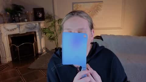 jes_solar online show from November 19, 2025, 10:10 pm