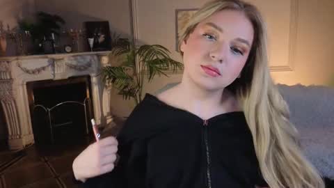 jes_solar online show from November 22, 2025, 9:36 pm